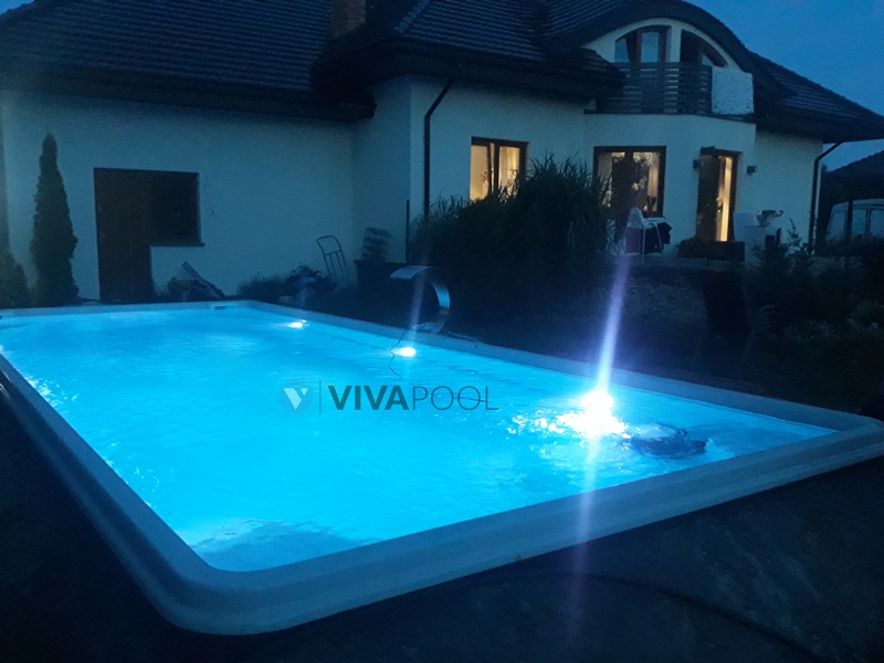 montaz basenu z oswietleniem led vivapool
