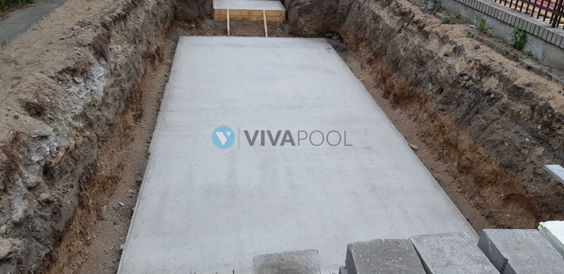 montaz basen w elku, wykonanie plyty betonowej pod basen, vivapool