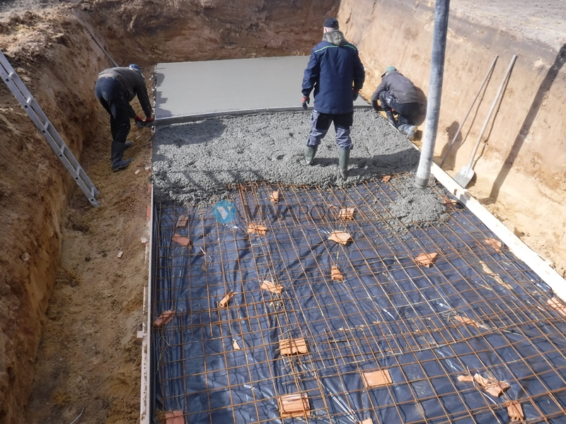 montaz basenu poliestrowego wykonanie plyty betonowej pod basen wkopywany vivapoola z radomska
