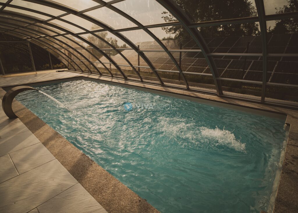 Vivapool | Na co zwrócić uwagę przy zakupie zadaszenia basenowego? Najlepsze zadaszenia basenowe.