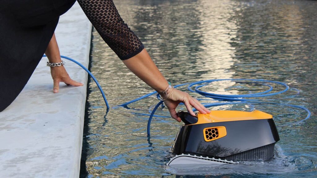 Odkurzacz basenowy Dolphin E20 Maytronics automatyczny robot basenowy