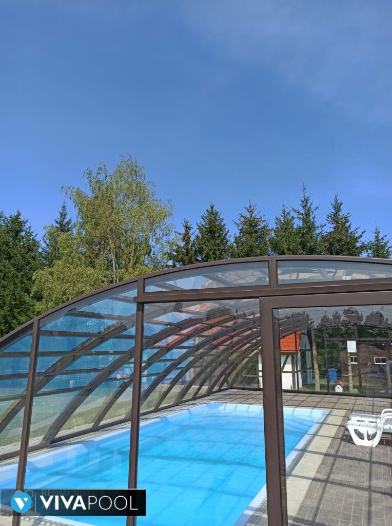 Eleganckie zadaszenie na basen wysokie OPTIMA 9,0 x 4,00 x 2,25 poliwęglan lity pokrywa basenowa jacuzzi