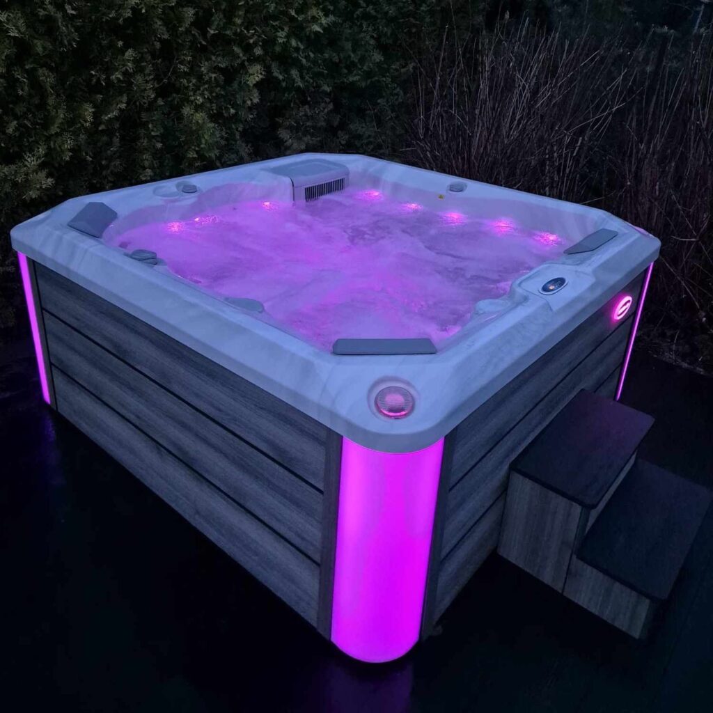 TEBAS LuxSpa DORSIA – nowoczesne jacuzzi ogrodowe 6-osobowe z hydromasażem