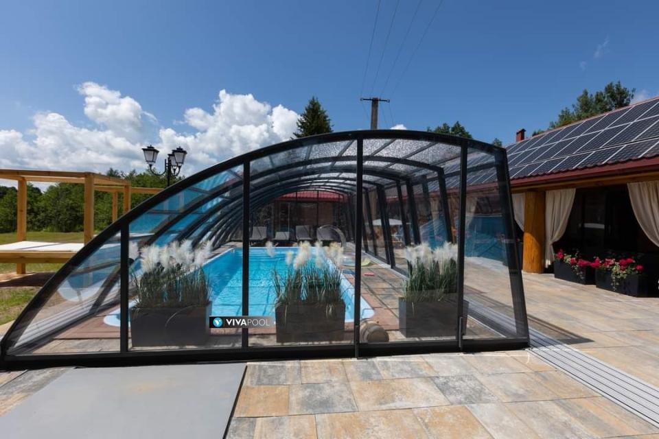 vivapool-radomsko-polikarbonatowy-szczyt-ogrod