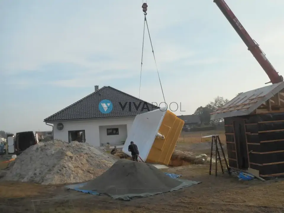 vivapool-radomsko-rozladunek-dach-niski-dynamika